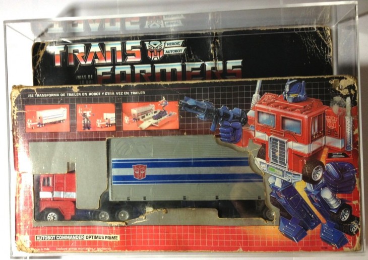 Figura de acción de optimus prime 