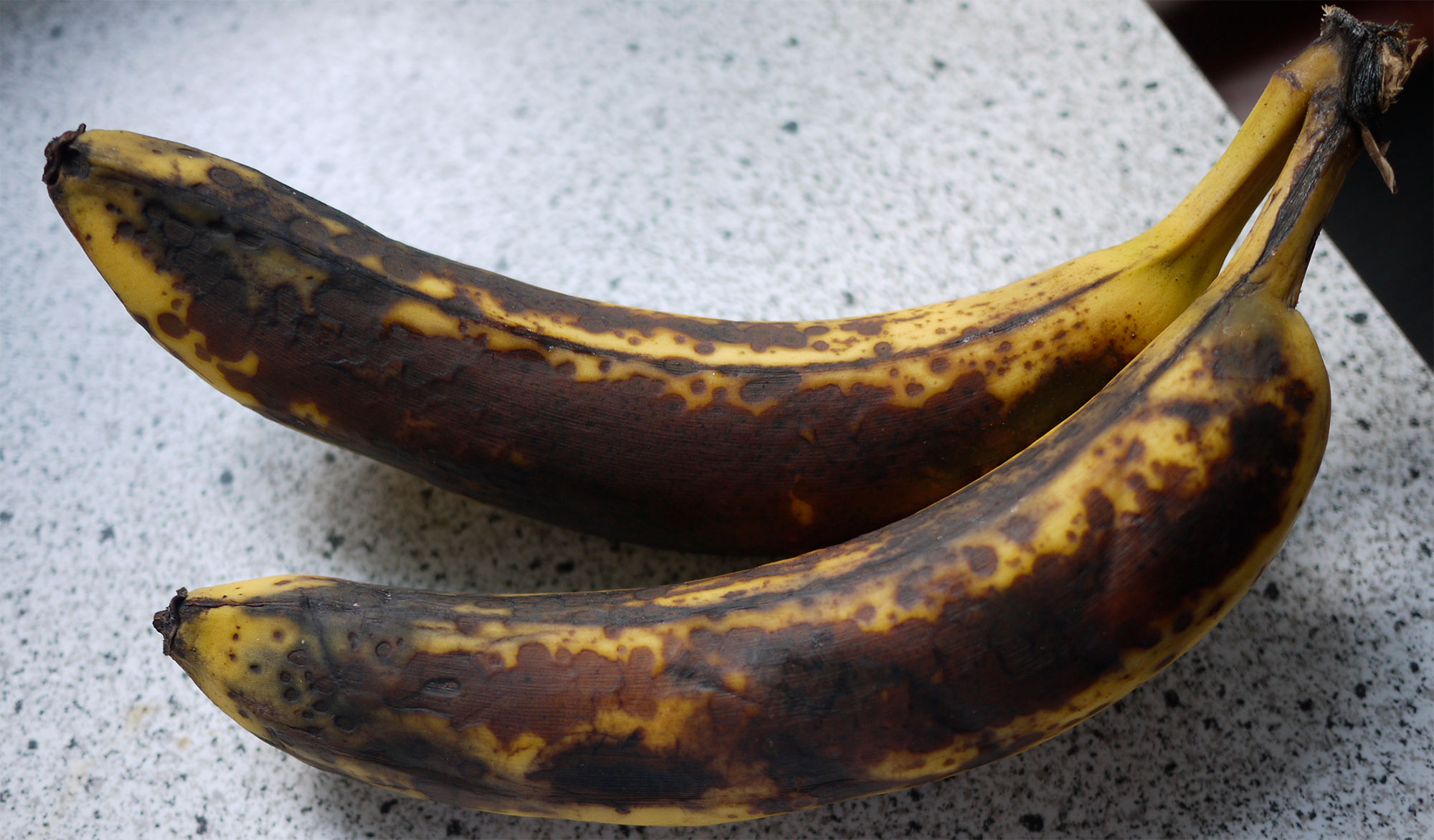 Черная экзотика на мясном банане HD