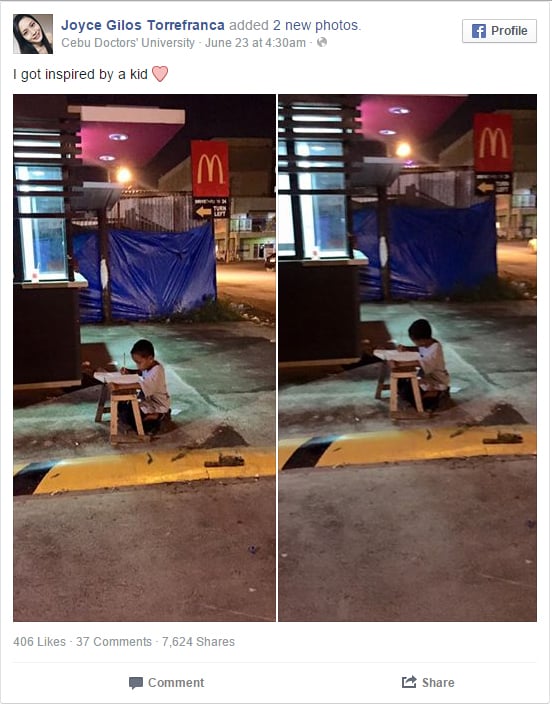 Captura de pantalla de la chica que subió la fotografía a su face de un niño estudiando en la calle 