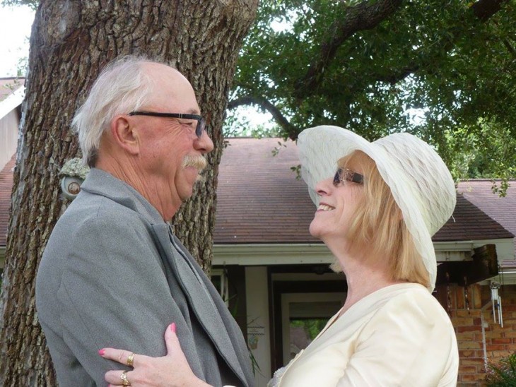 pareja celebra 40 aniversario 2015