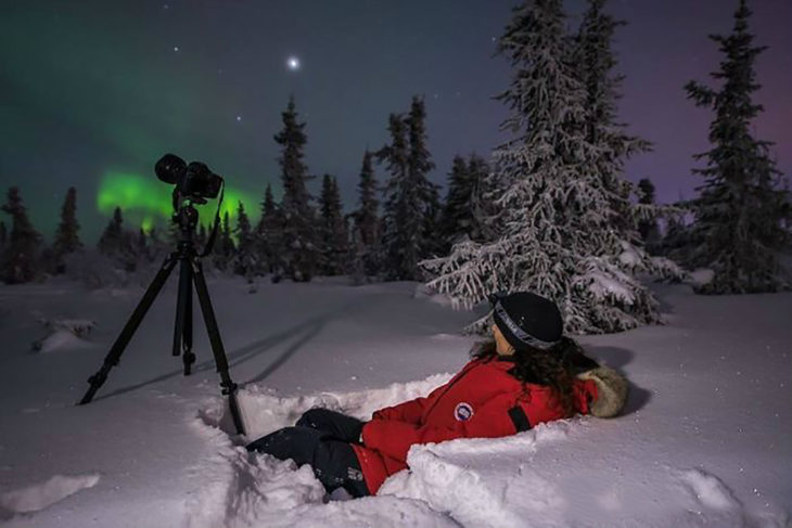fotógrafo captura una aurora boreal