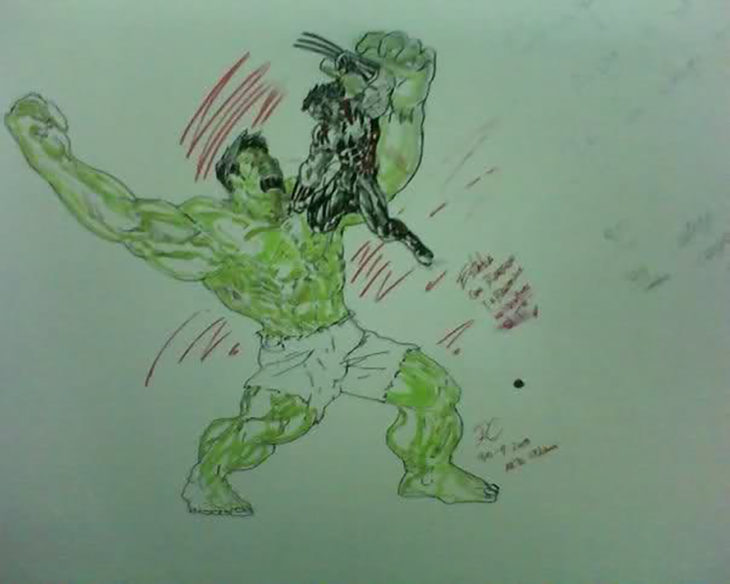dibujo de hulk en un baño