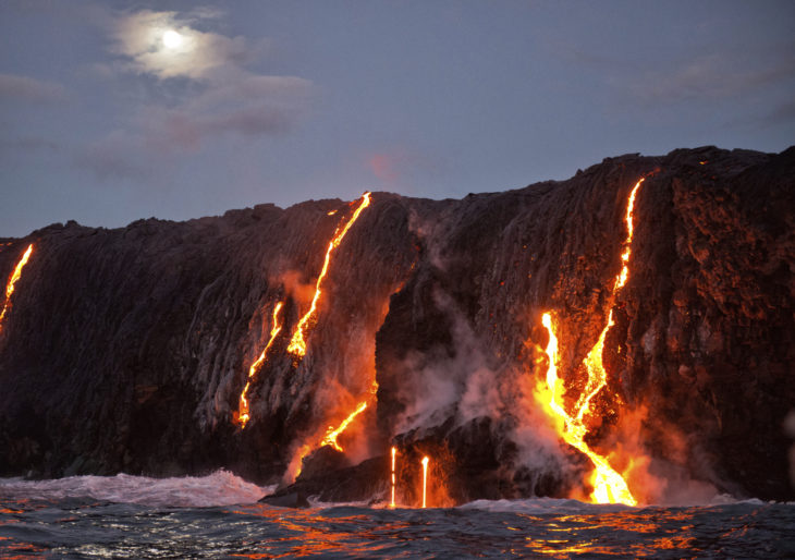 Encuentro del mar con la lava