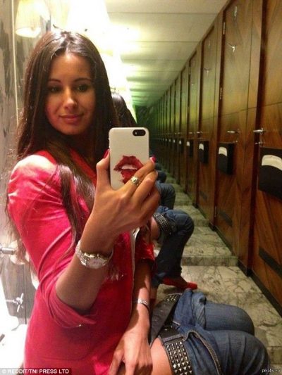 17 Personas Que Se Tomaron Las Selfie Más Inapropiadas